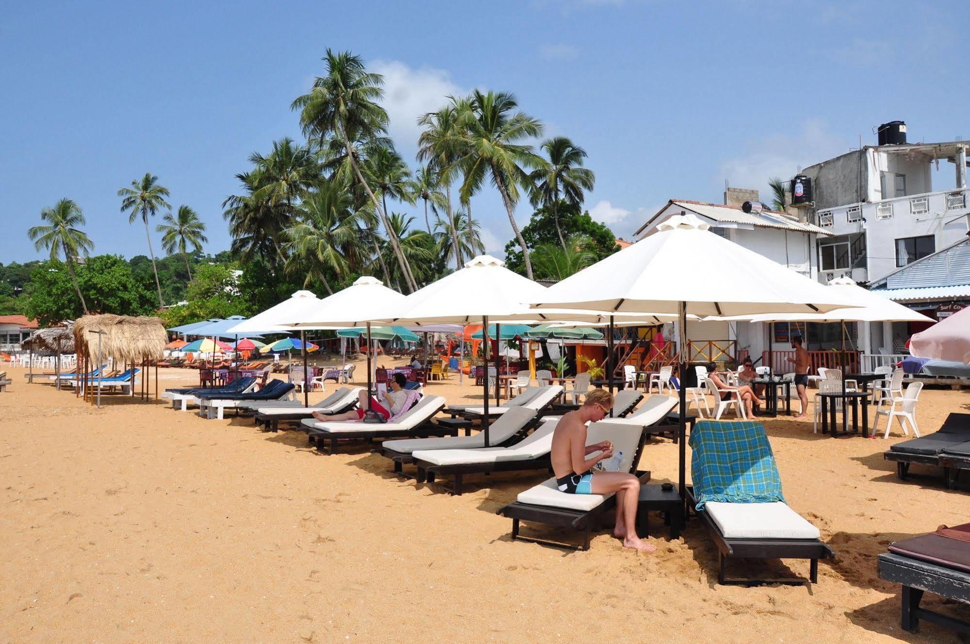Surfcity Guesthouse Unawatuna Eksteriør bilde