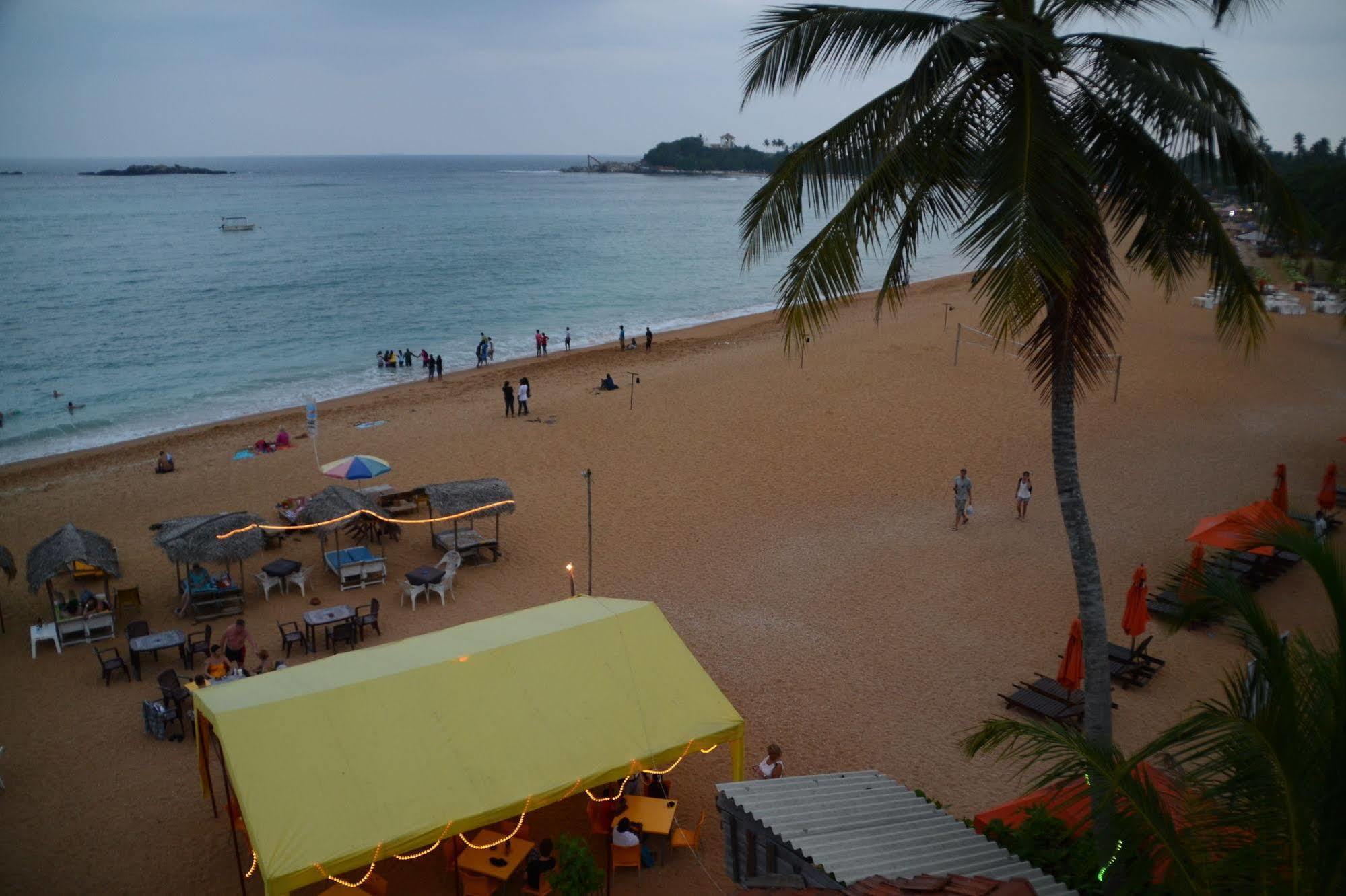 Surfcity Guesthouse Unawatuna Eksteriør bilde